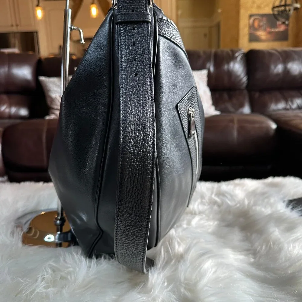 ❌SOLD❌ NWT Authentic Versace Repeat Large Hobo Bag - Picture 4 of 15